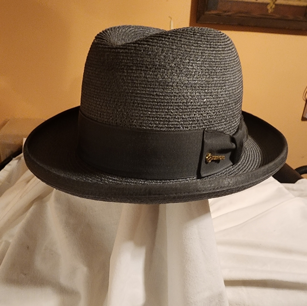 Mens Vintage Gray Hat. Biltmore Genuine Milan preowned size 61- 7 5/8 w/box